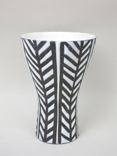 Roger CAPRON (1922-2006) à VALLAURIS.
Vase...