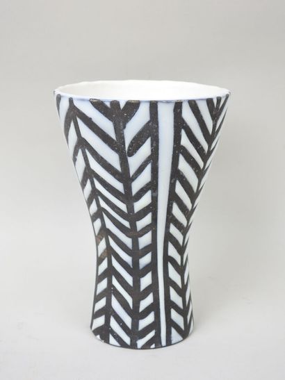 Roger CAPRON (1922-2006) à VALLAURIS.
Vase...