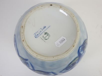 Camille THARAUD (1878-1956) à LIMOGES.
Vase...