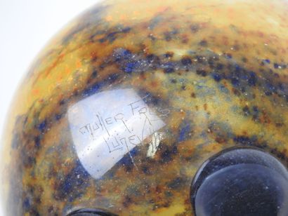 MULLER Frères à Lunéville.
Vase boule en...