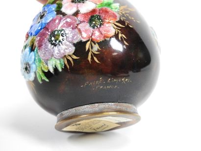 Camille FAURE (1874-1956) à LIMOGES.
Vase...