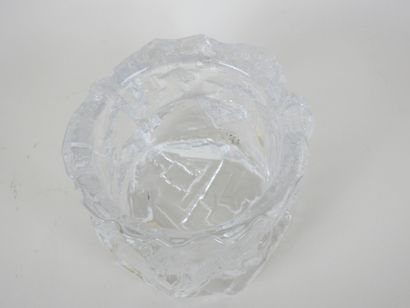 DAUM France.
Pot circulaire en cristal modèle...