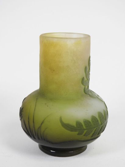 Émile GALLÉ (1846-1904).
Vase à panse globulaire...