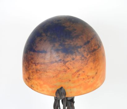 DAUM NANCY FRANCE.
Lampe champignon en verre...