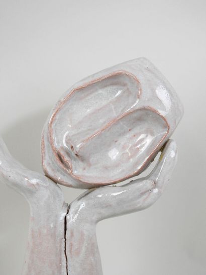 École XXe.
Visage dans les mains. 
Sculpture...
