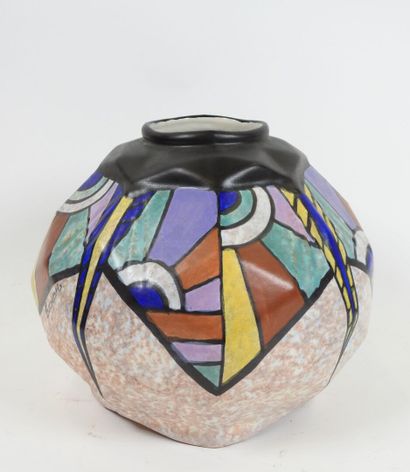 Antoine DUBOIS (1869-1949).
Vase en faïence...