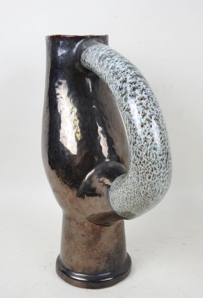Jean AUSTRUY (1910-1990).
Pichet en faïence...