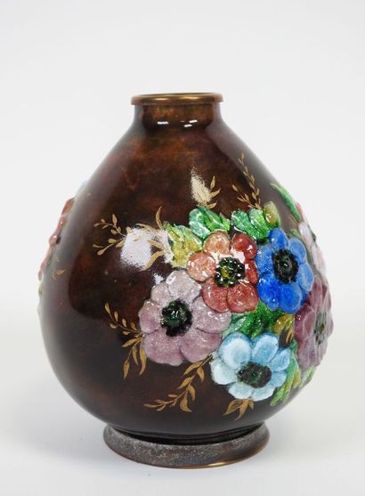 Camille FAURE (1874-1956) à LIMOGES.
Vase...