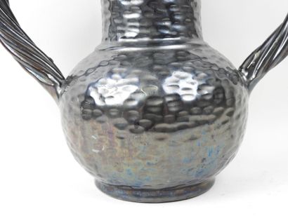 Blaise RUBINO à VALLAURIS.
Vase à deux anses...