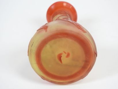 Émile GALLÉ (1846-1904).
Vase à panse globulaire...
