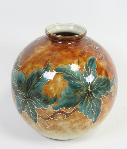 Camille THARAUD (1878-1956) à LIMOGES.
Vase...