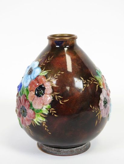 Camille FAURE (1874-1956) à LIMOGES.
Vase...