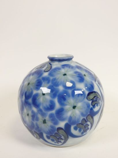 Camille THARAUD (1878-1956) à LIMOGES.
Vase...
