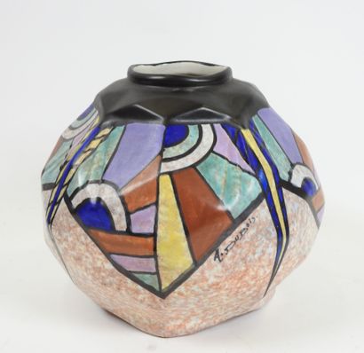 Antoine DUBOIS (1869-1949).
Vase en faïence...