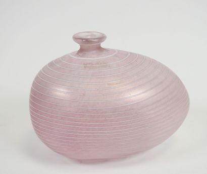 y
Bertil VALLIEN (1938-2018) pour KOSTA BODA.
Vase...