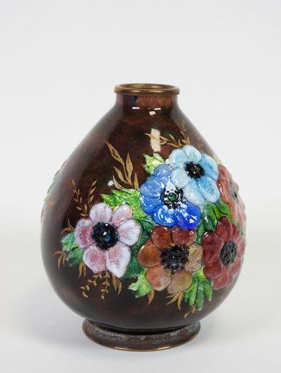 Camille FAURE (1874-1956) à LIMOGES.
Vase...