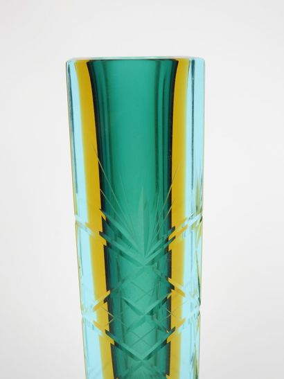 MURANO, XXe.
Vase rectangulaire modèle 