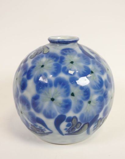 Camille THARAUD (1878-1956) à LIMOGES.
Vase...