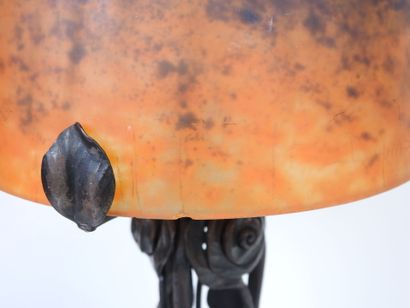 DAUM NANCY FRANCE.
Lampe champignon en verre...