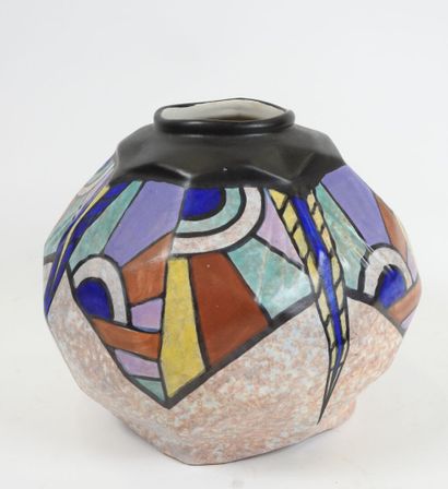 Antoine DUBOIS (1869-1949).
Vase en faïence...
