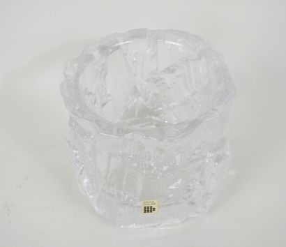 DAUM France.
Pot circulaire en cristal modèle...