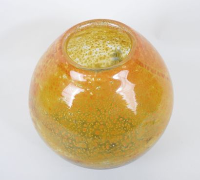MULLER Frères à Lunéville.
Vase boule en...