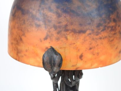 DAUM NANCY FRANCE.
Lampe champignon en verre...