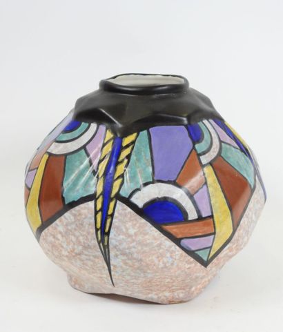 Antoine DUBOIS (1869-1949).
Vase en faïence...