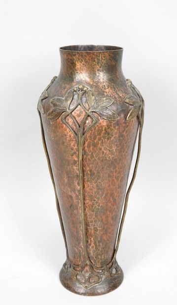WMF (WÜRTTEMBERGISCHE METALLWARENFABRIK).
Vase...
