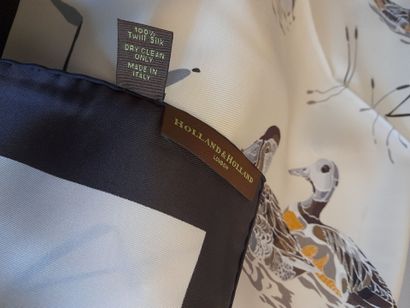 HOLLAND & HOLLAND, LONDON.
Carré en twill...