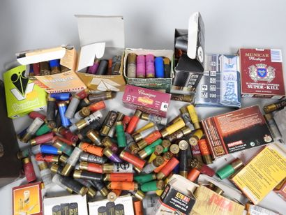 Lot de cartouches de chasse dont 20, 16 et...
