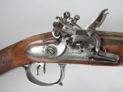 Fusil à silex à double canon en table bleui...