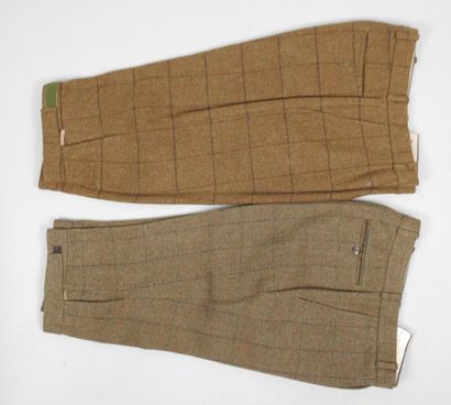 HOLLAND & HOLLAND.
Deux knickers de chasse...