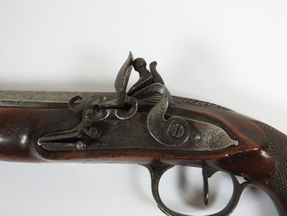 Pistolet à silex, canon à pans avec inscription...