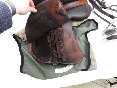 Selle de cheval en cuir de marque BELLOIR...