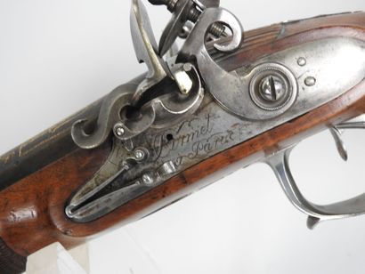 Fusil à silex à double canon en table bleui...