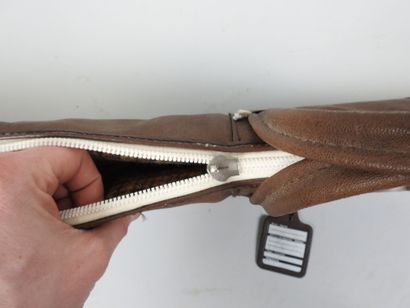 Housse de fusil souple.
Long.: 122 cm.
(usures,...
