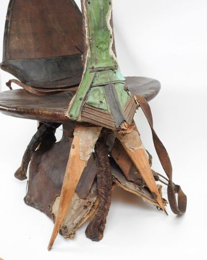 Selle pour dromadaire en bois, cuir et appliques...