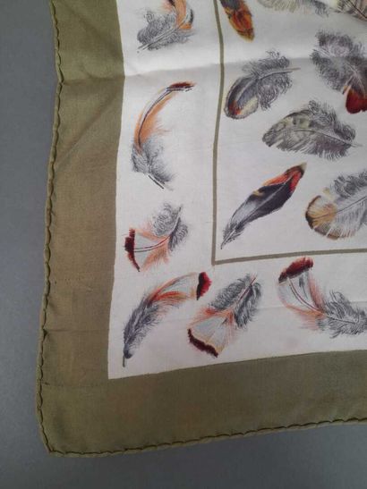 HERMES, PARIS
Carré en twill de soie modèle...