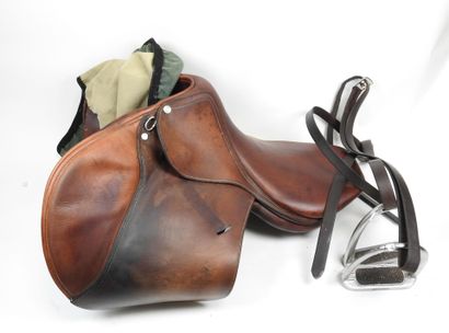 Selle de cheval en cuir de marque BELLOIR...