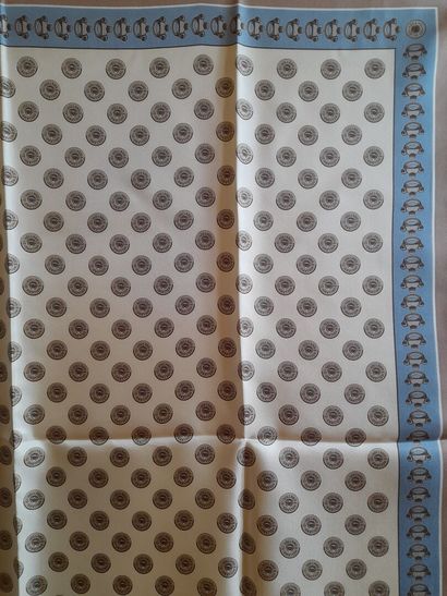HOLLAND & HOLLAND, LONDON.
Carré en twill...