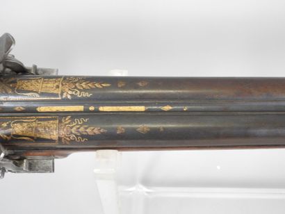 Fusil à silex à double canon en table bleui...