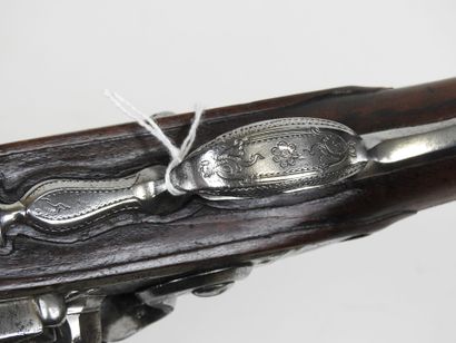 Longue paire de pistolets à silex, platines...