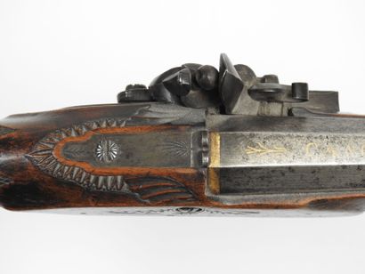 Pistolet à silex, canon à pans avec inscription...