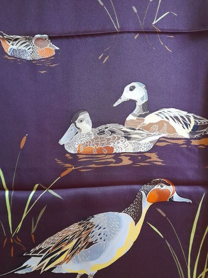 HOLLAND & HOLLAND, LONDON.
Carré en twill...
