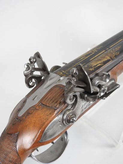 Fusil à silex à double canon en table bleui...