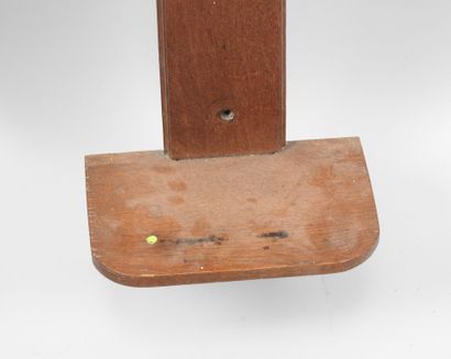 Wooden rack for two rifles.
H. 131 cm.