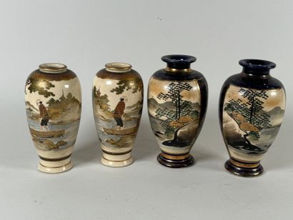JAPON, SATSUMA, XXe.
Deux paires de vases...