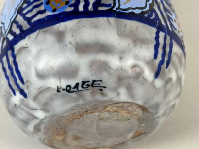 Louis-Auguste DAGE (1885-1963).
Vase en verre...