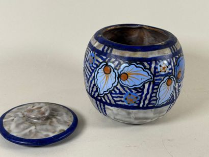 Louis-Auguste DAGE (1885-1963).
Vase en verre...